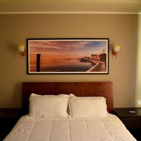 Imperial Hotel Ih Elbasan Buitenkant foto